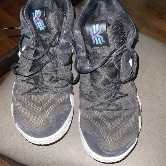 Nike Kyrie Irving Basketball Sneakers